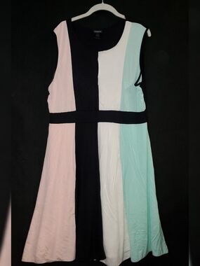 torrid Black Crewneck Top with Tag